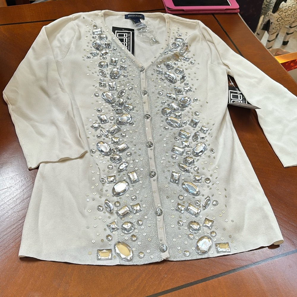 White knit rhinestone top long sleeved